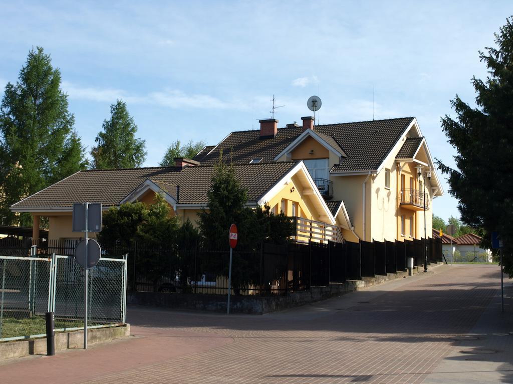 Pokoje Goscinne - Noclegi Charzykowy Exterior photo